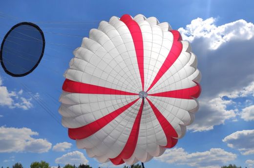 10 x Deko Lasten Fallschirm ca. 100 Quadratmeter incl. Leinen und Versand