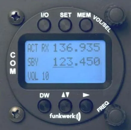 f.u.n.k.e. AVIONICS Doppelsitzer-Bedienteil ATR833-LCD, 57mm Rundgehäuse